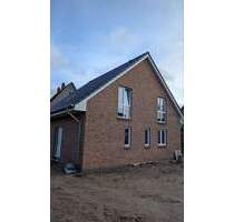 Einfamilienhaus Erstbezug zu vermieten (inkl. Stellplatz und PV Mieterstrom) - Schwentinental Raisdorf