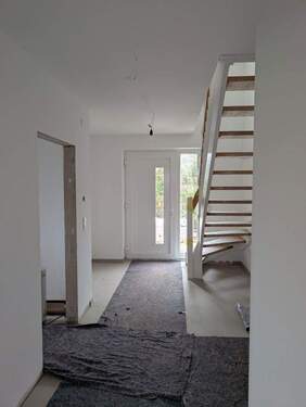 Flur EG - 5 Zimmer Einfamilienhaus zur Miete in Schwentinental