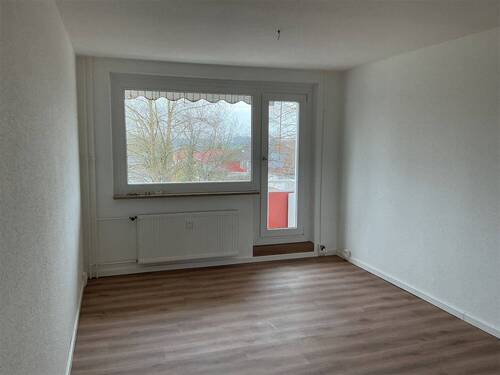 Beispielfoto_Wohnzimmer - Sanierte 3-Raum-Wohnung mit Balkon in Samtens
