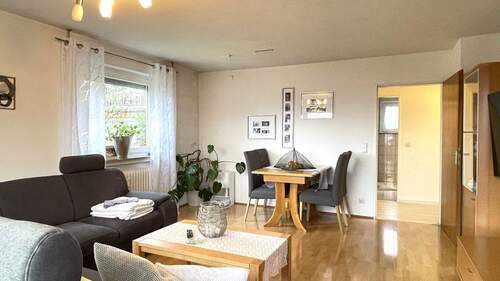 Wohn- und Esszimmer - 