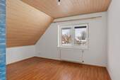 Zimmer 2 im Dachgeschoss 13,30m² - 