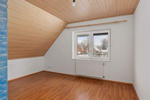 Zimmer 2 im Dachgeschoss 13,30m² - 
