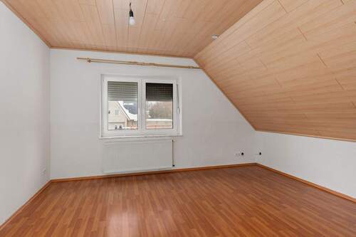 Zimmer 4 im Dachgeschoss 15,13m² - 