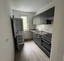 Und die Küche ist schon dabei...schöne 2-Zimmer-Wohnung mit Einbauküche, sofort einzugsfertig - Zwickau Eckersbach