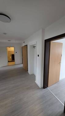 WE 04-7.jpg - 