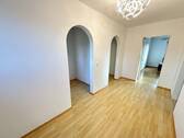 Bild 2 - 4 Zimmer Etagenwohnung zur Miete in Poing