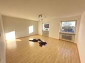Bild 3 - 4 Zimmer Etagenwohnung in Poing