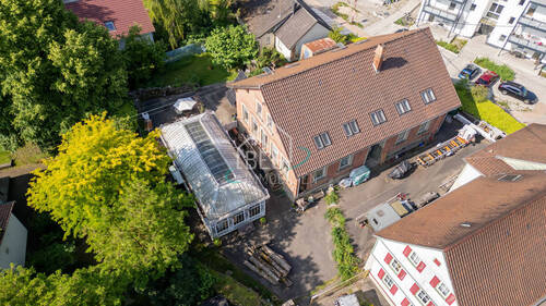 Ansicht oben - Kreativer 'work and living space' im alten Schulhaus mit Orangerie