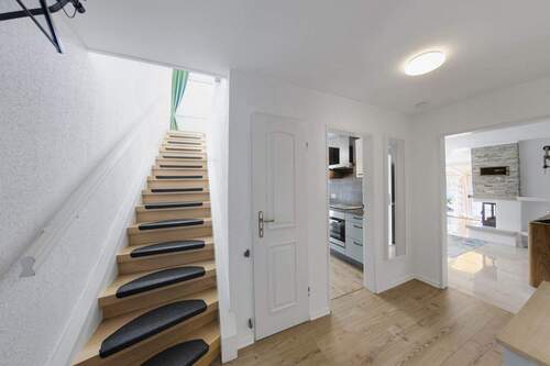 Flur EG - *PROVISIONSFREI* Endhaus mit großem Garten in Top Lage - sofort bezugsfrei!