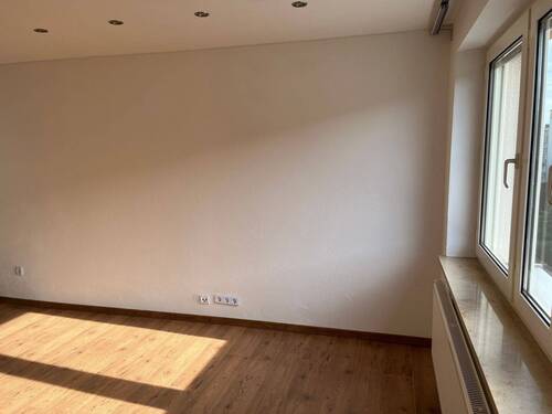 2. Zimmer / Wohnzimmer - 