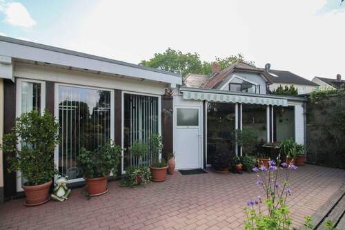 Hinteransicht - Einfamilienhaus mit 196,40 m&sup2; in Neumünster zum Kaufen