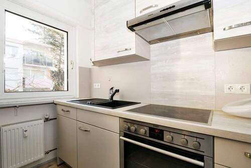 Kueche und Bad mit Fenster - Etagenwohnung mit 57,00 m&sup2; in Bad Honnef zum Kaufen