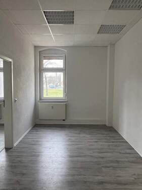 Bürofläche - Büro mit 82,00 m&sup2; in Döbeln zur Miete