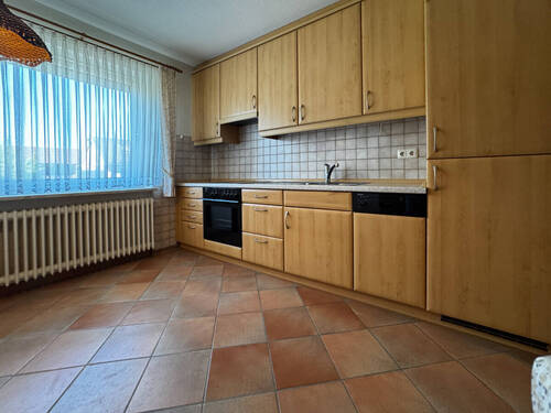 Küche mit Einbaugeräten - 3 Zimmer Einfamilienhaus zum Kaufen in Marne