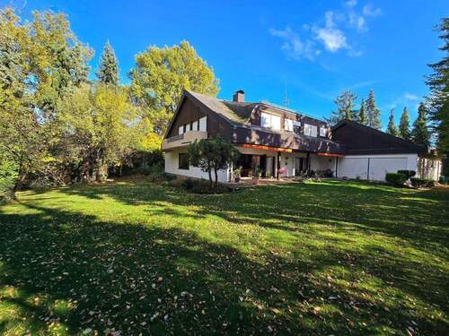 Tolles Haus mit schöner Grünanlage - Tolle Lage -- Geräumiges Einfamilienhaus mit schönem Garten -- Einliegerwohnung --