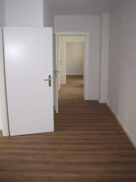 IMG_0304.JPG - Geräuige 3 Raumwohnung mit Balkon