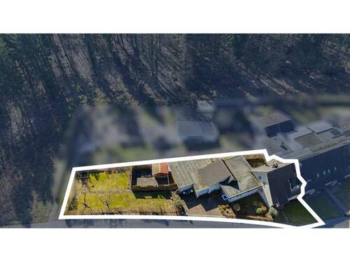 eingezeichnetes Grundstück - 4 Zimmer Doppelhaushälfte in Neumünster