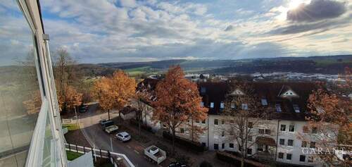 Ausblick vom Balkon/Wintergarten - Barrierearme 2 Zimmer-Wohnung mit Aufzug, Wintergarten und tollem Weitblick !