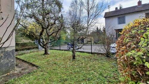 Vorgarten - 8 Zimmer Doppelhaushälfte in Frankfurt