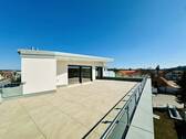 GROSSFLÄCHIGE DACHTERRASSE - 
