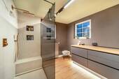 Hauswirtschaftsraum im mit Dusche Kellergeschoss - 