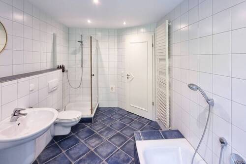 Einliegerwohnung Familienbad Obergeschoss - 