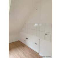 DU-Dellviertel, Fürstenstraße 1 - Frisch renovierte 2 ZKDB-Wohnung im 3.OG (DG) ab sofort zu mieten !!! - Duisburg