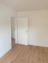 Wohnzimmer - 2 Zimmer Etagenwohnung zur Miete in Duisburg
