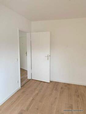 Wohnzimmer - 2 Zimmer Etagenwohnung zur Miete in Duisburg