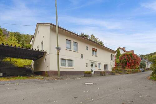 Hausansicht - EFH mit Potenzial & großem Garten - inkl. 2 Einliegerwhg