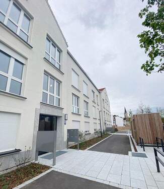 Haus - Neuwertige 2-Zimmer-Wohnung mit Wintergarten in Holzkirchen