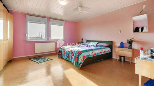 1. OG Elternschlafzimmer 1 - 