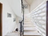Treppenhaus / Treppe ins Dachgeschoss - 