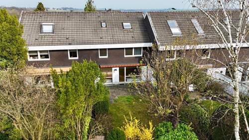 Rückansicht aus der Luft - 6 Zimmer Einfamilienhaus zum Kaufen in Ratingen