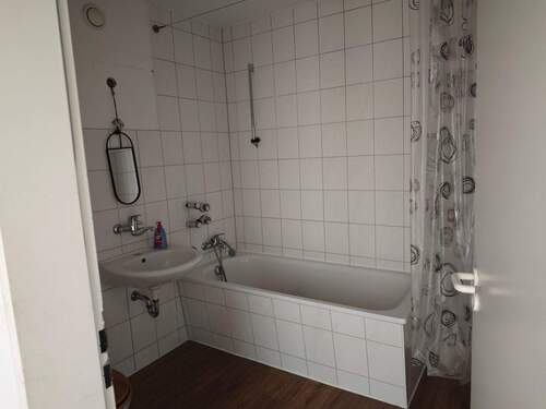 Bad.jpg - 2 Zimmer Etagenwohnung in Duisburg