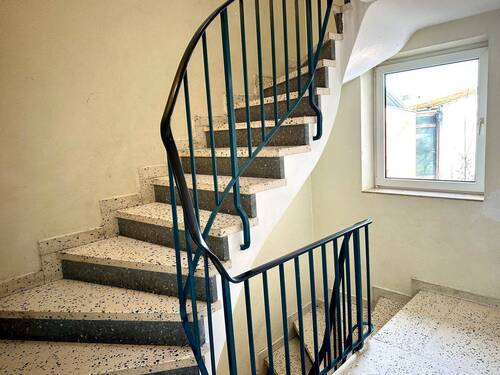 Lichtdurchflutetes Treppenhaus - 