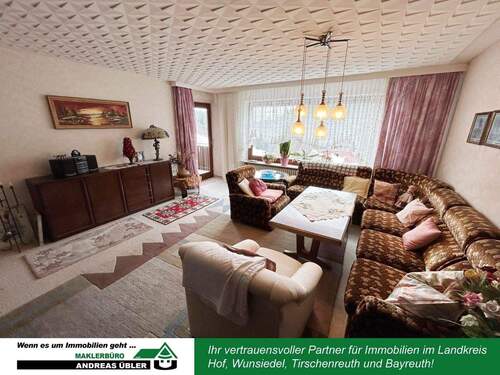 Wohnzimmer - 8 Zimmer Mehrfamilienhaus, Wohnhaus zum Kaufen in Tröstau