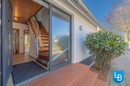 Hauseingang - Einfamilienhaus mit 130,00 m&sup2; in Süsel zum Kaufen