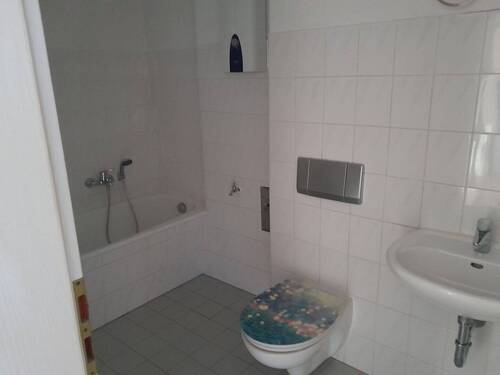 Wannenbad - Etagenwohnung mit 58,60 m&sup2; in Naumburg (Saale) zur Miete