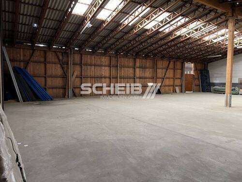 hell durch Oberlicht - Halle in Crailsheim zur Miete