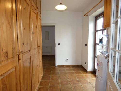 Einbauschränke und Ausgang zum Garten - 