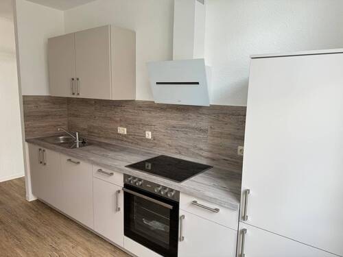 RILR8976.JPG - 2-Raum-Wohnung mit EBK im Herzen von Weisswasser