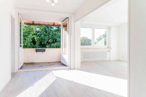 2 Wohnen und Balkon - 