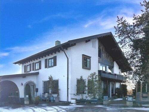 Vorderansicht - Kein Haus von der Stange! - 420.000,00&nbsp;EUR Kaufpreis, ca.&nbsp; 330,00&nbsp;m&sup2;&nbsp;Wohnfl&auml;che