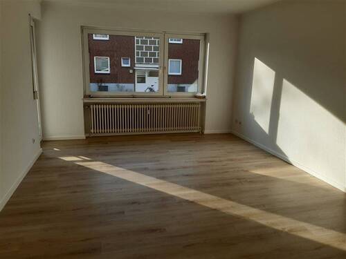 Wohnzimmer - 3 Zimmer Etagenwohnung in Delmenhorst