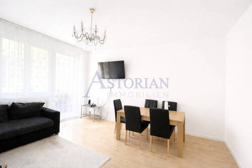 Wohnzimmer Beispiel - 3 Zimmer Etagenwohnung zum Kaufen in Berlin