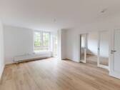 Ansicht I: Wohn- und Esszimmer - ** Für Familien: Vollständig renovierte 5-Zimmer-Wohnung mit TAGESLICHTBAD und TERRASSE in Roding! **
