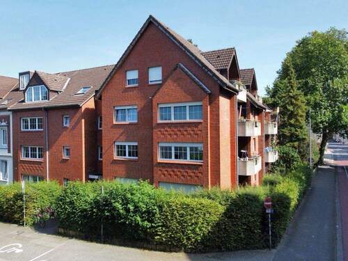 Hausansicht - Studenten aufgepasst: 3-Zimmer-Wohnung mit Balkon und großzügigem Wohnbereich Nähe Siggi