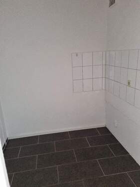 20251202_084419_resized.jpg - 2 Zimmer Etagenwohnung zur Miete in Chemnitz