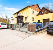 Gepflegtes Einfamilienwohnhaus mit Wintergarten, separatem Jugendstudio und großzügigem Grundstück - Regenstauf